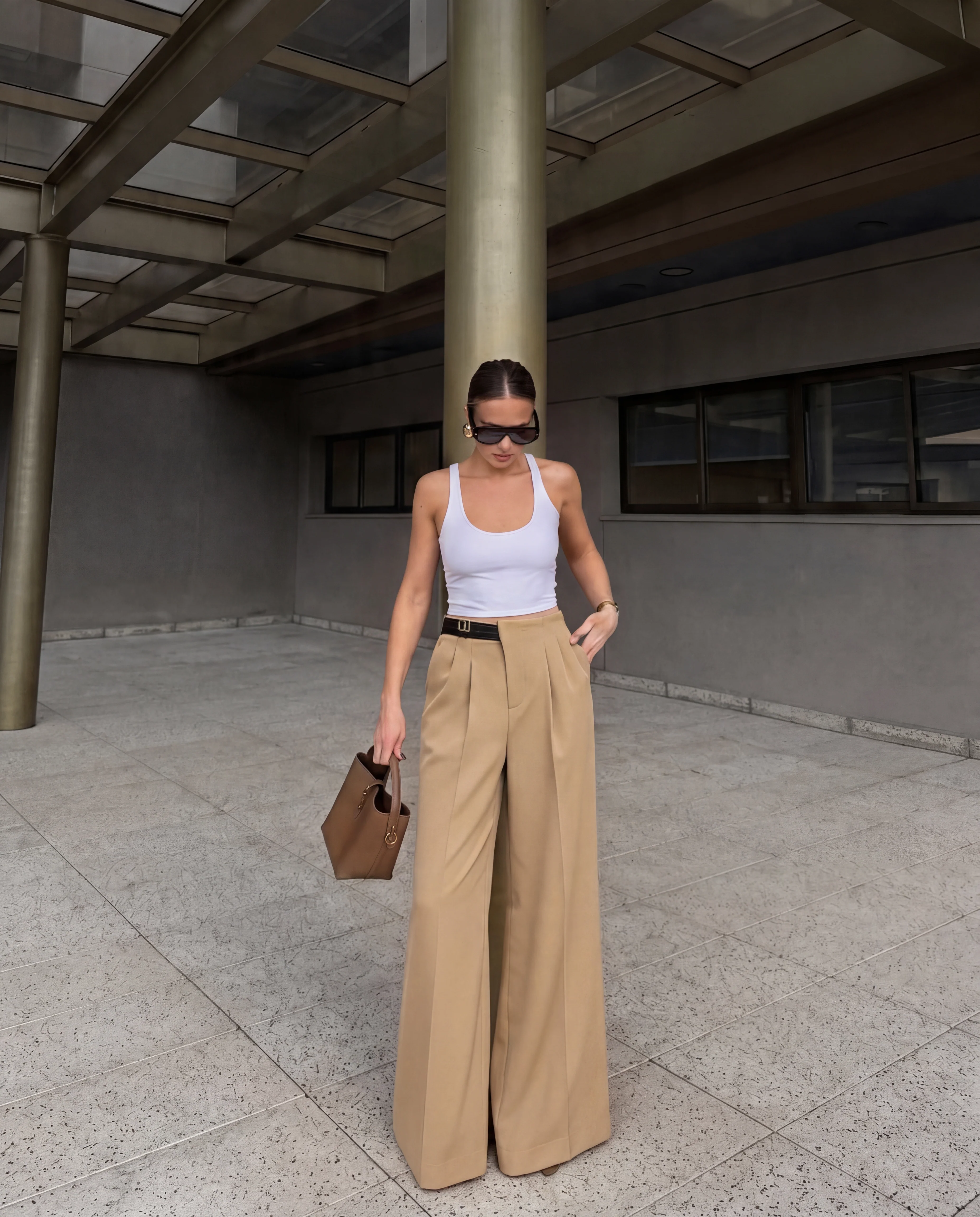 Belt Detail Pleated Wide Leg Pants - Image 2