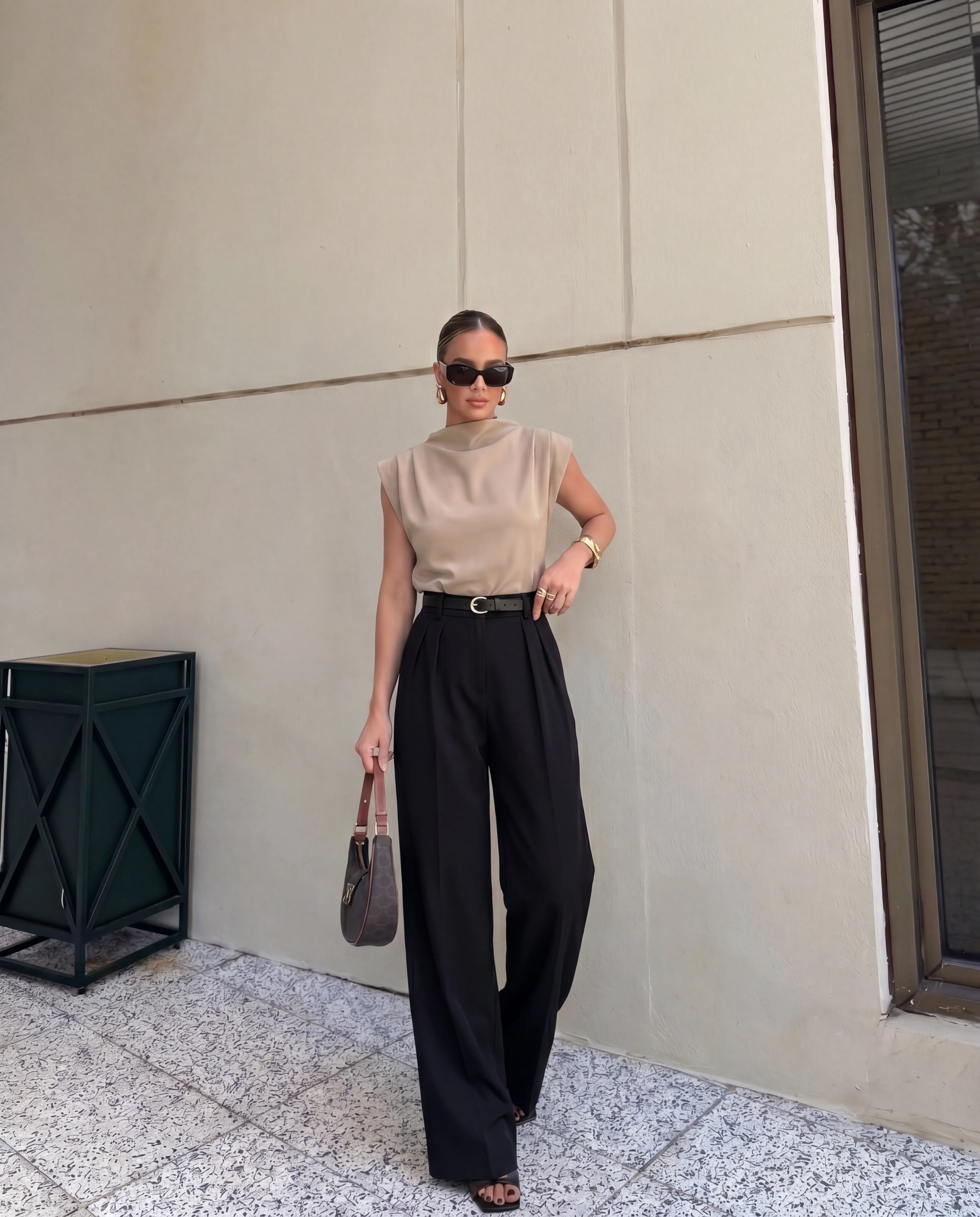 Black Pleated Pants With Belt - Image 4