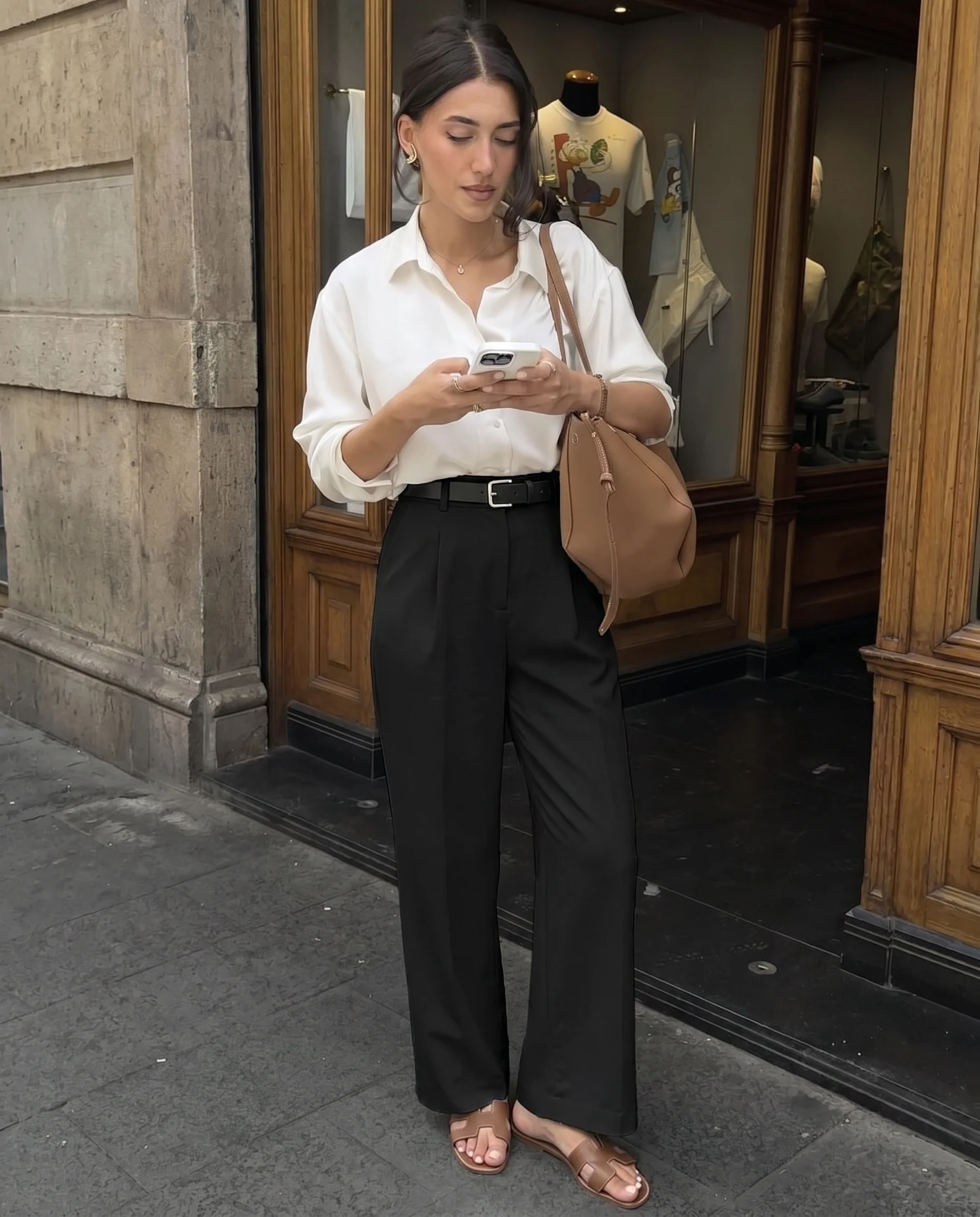 High Rise Black Tapered Trousers With Belt - Image 3