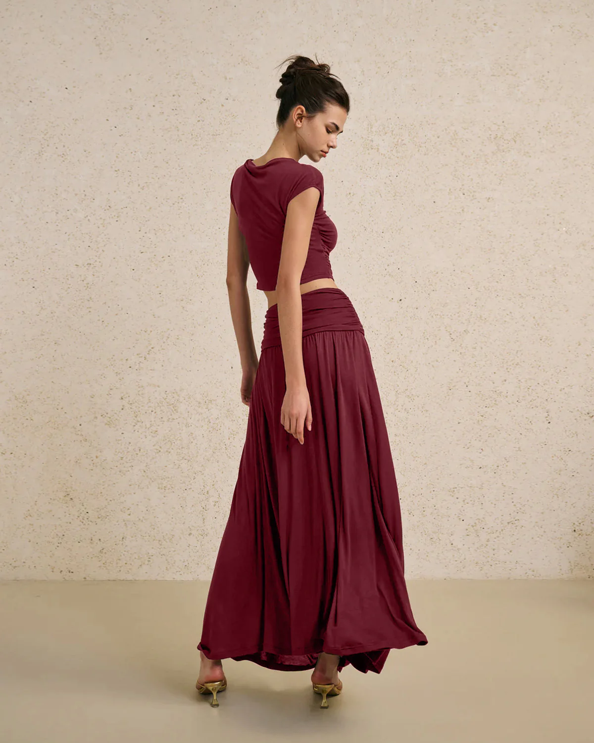 Maroon Ribbed Top And Flared Skirt Set - Image 3