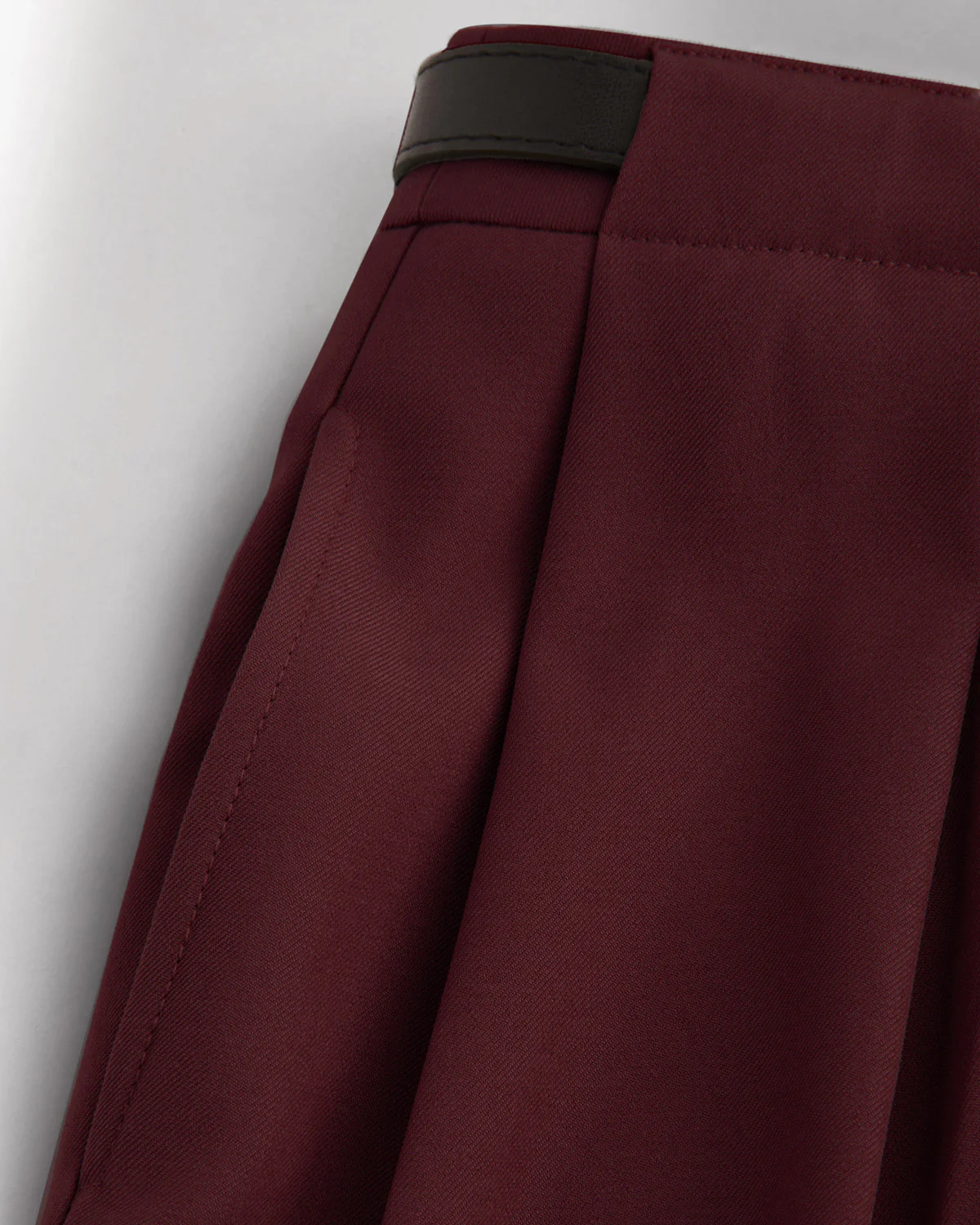Maroon Pleated Pants With Belt - Image 3
